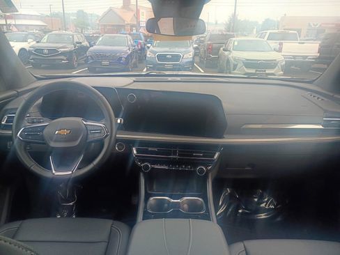 Used 2026 Chevrolet Traverse LT AWD/4WD image 12