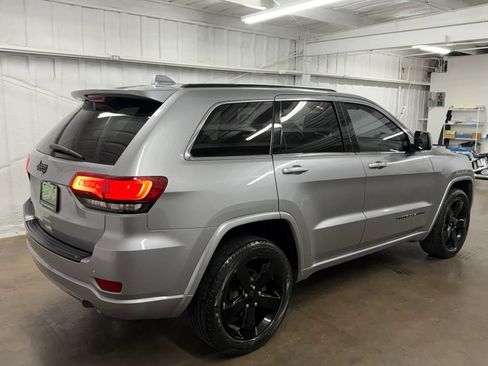 Used 2015 Jeep Grand Cherokee Altitude AWD/4WD image 5