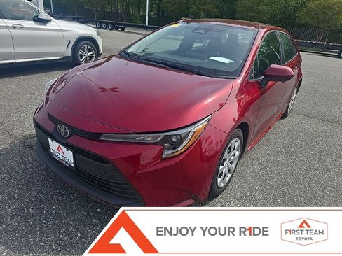 Used 2023 Toyota Corolla LE image 1