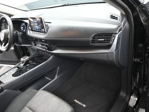 Used 2024 Nissan Rogue SV FWD image 19