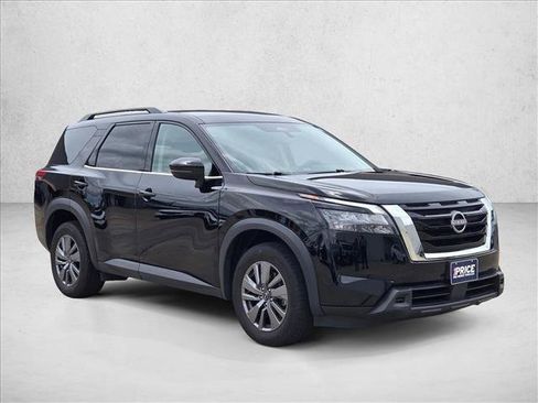 Used 2025 Nissan Pathfinder SV AWD/4WD image 3