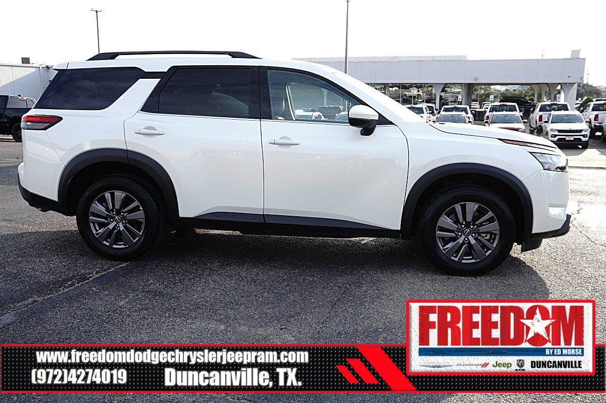 Used 2024 Nissan Pathfinder SV FWD image 6