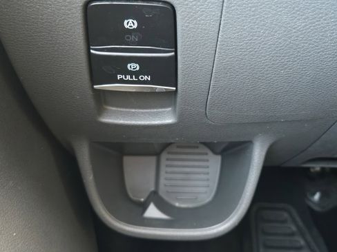 Used 2023 Ford Transit 350 XLT image 16