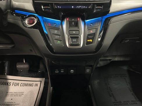 Used 2025 Honda Odyssey Touring image 25