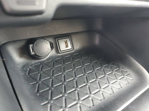 Used 2024 Toyota RAV4 XLE FWD image 25