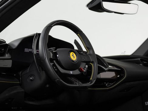 Used 2022 Ferrari SF90 Spider image 31