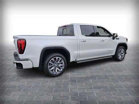 Used 2025 GMC Sierra 1500 Denali image 5