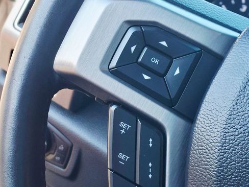 Used 2022 Ford F450 Platinum w/ FX4 Off-Road Package image 28