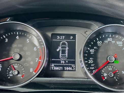Used 2016 Volkswagen Jetta SEL FWD image 12