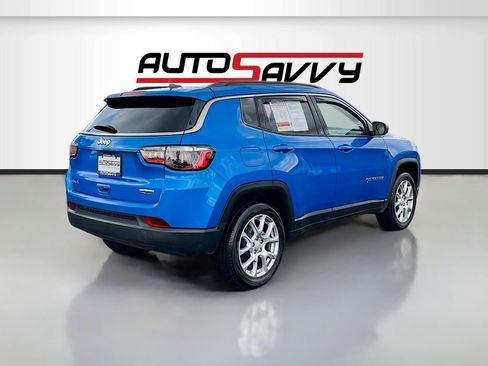 Used 2023 Jeep Compass Latitude image 7
