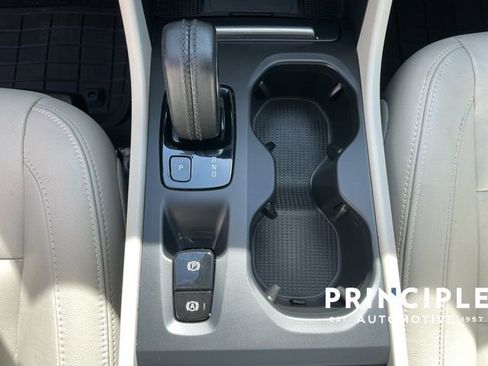 Used 2019 Volvo XC40 T5 Momentum image 18