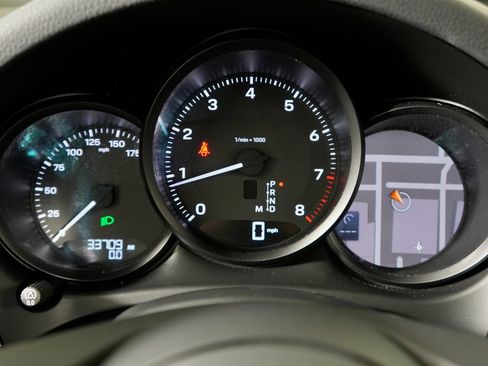 Certified 2023 Porsche Macan Turbo AWD/4WD image 21