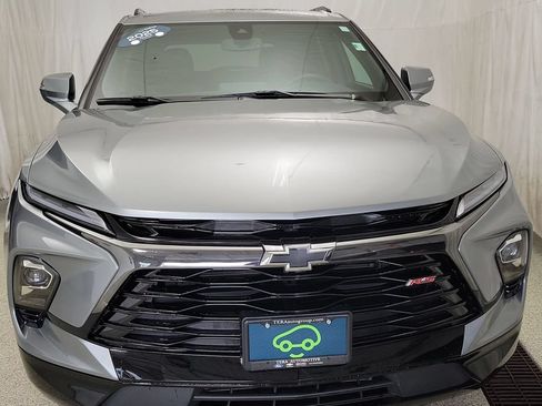 Certified 2025 Chevrolet Blazer RS FWD image 3