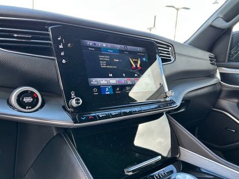 Used 2025 Jeep Wagoneer L 4WD image 25