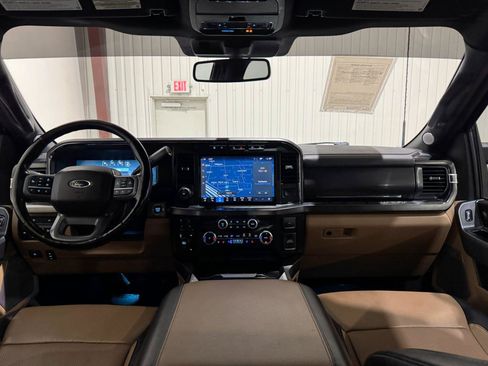 Used 2023 Ford F350 Lariat w/ Lariat Ultimate Package AWD/4WD image 19
