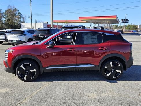 New 2026 Nissan Kicks SR image 2