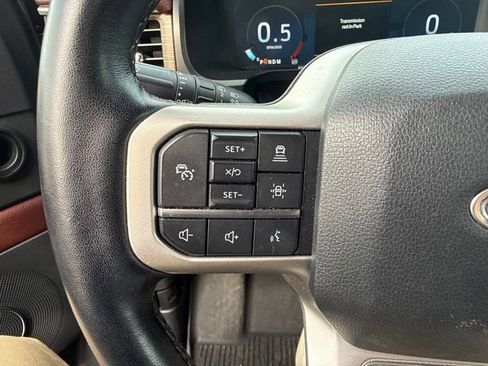 Used 2022 Ford Expedition Limited RWD image 11