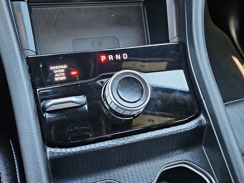 Used 2024 Jeep Grand Cherokee L Limited w/ Luxury Tech Group II image 16