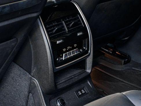 Certified 2025 BMW X7 M60i image 21