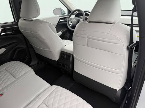 New 2025 Mitsubishi Outlander SEL image 28