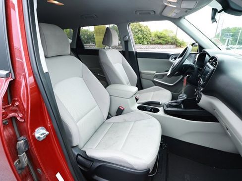 Used 2023 Kia Soul LX w/ LX Technology Package FWD image 25