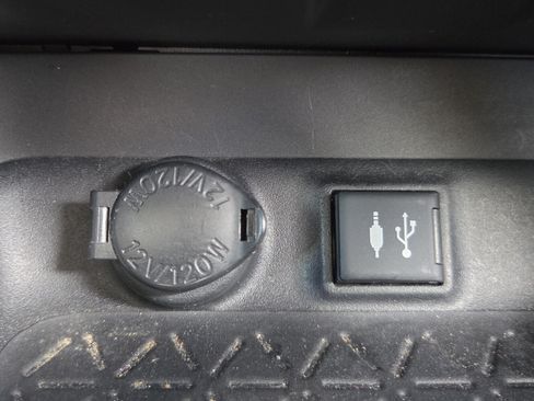 Used 2019 Toyota RAV4 XLE Premium FWD image 24
