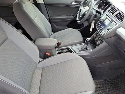 Used 2021 Volkswagen Tiguan S image 23