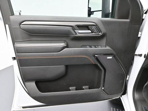 Used 2024 GMC Sierra 2500 AT4 w/ AT4 Premium Plus Package AWD/4WD image 10