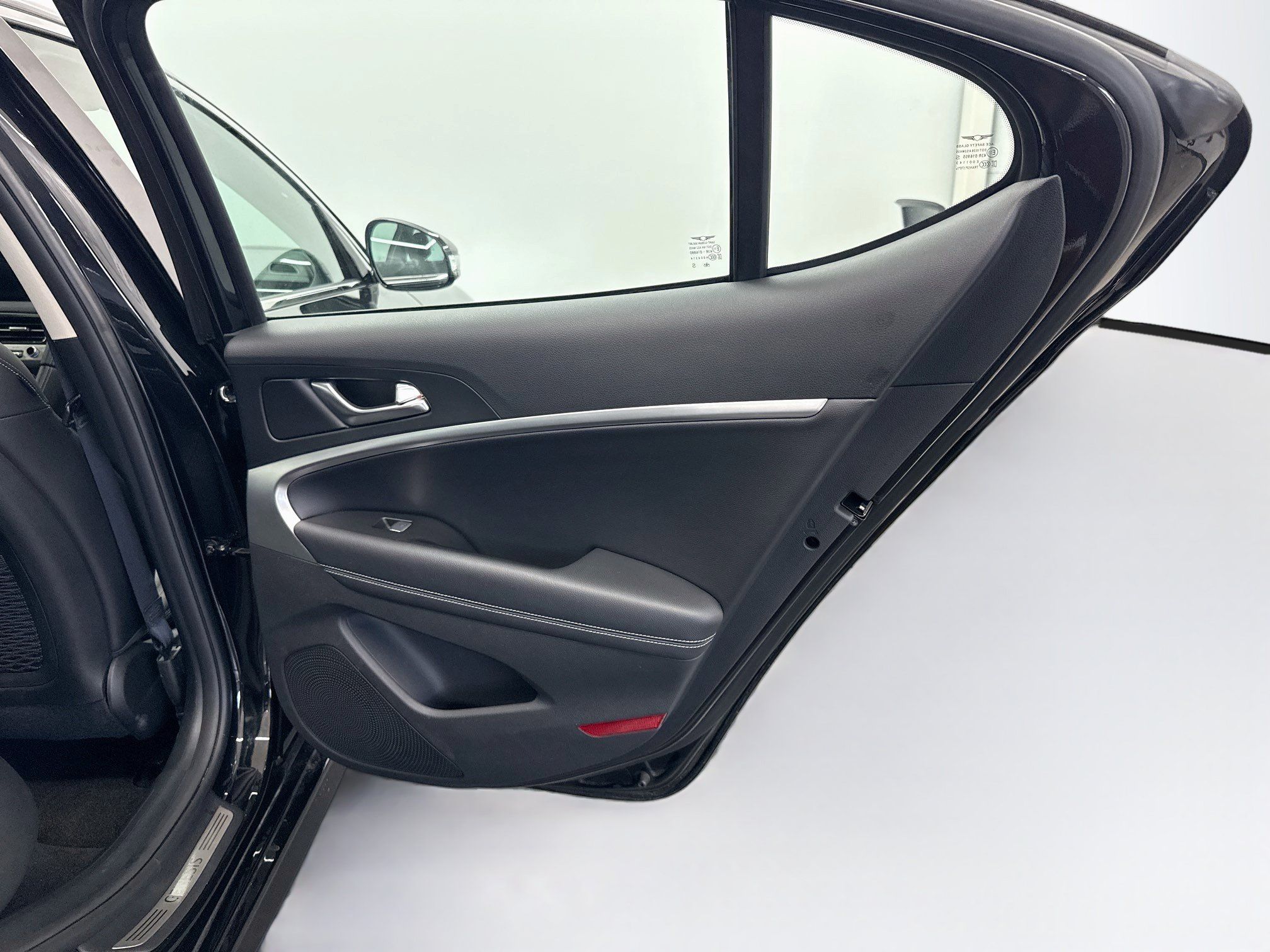 Used 2026 Genesis G70 2.5T RWD image 31