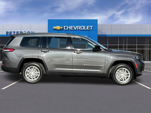Used 2022 Jeep Grand Cherokee L Laredo w/ Luxury Tech Group I AWD/4WD image 3