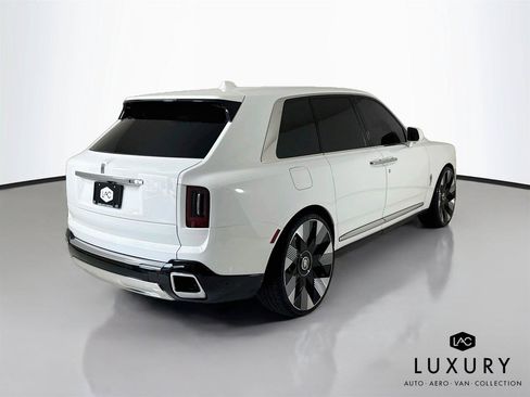 Used 2025 Rolls-Royce Cullinan AWD/4WD image 6