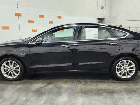 Used 2019 Ford Fusion Energi Titanium image 14