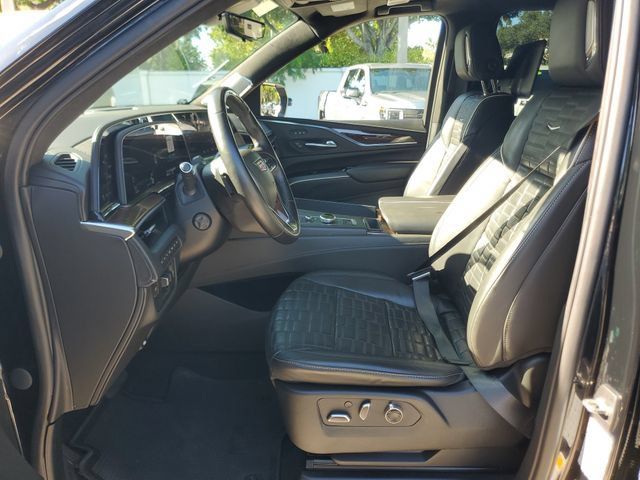 Certified 2023 Cadillac Escalade ESV Sport Platinum AWD/4WD image 17