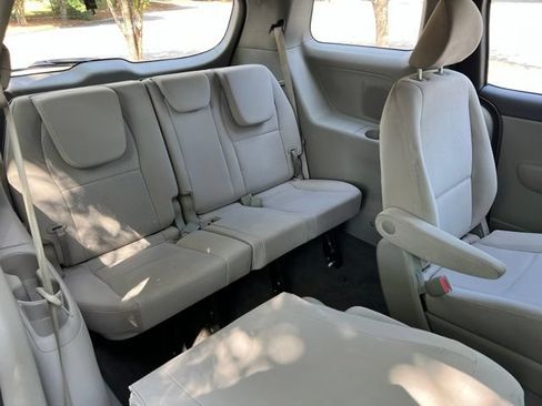 Used 2016 Kia Sedona L FWD image 23