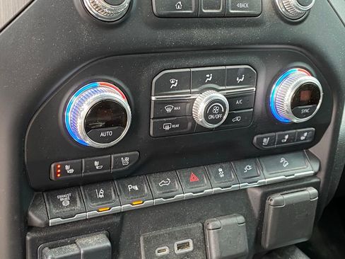 Used 2021 GMC Sierra 2500 Denali image 13