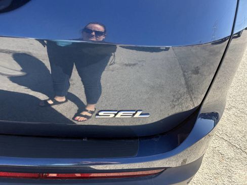 Used 2017 Ford Edge SEL w/ Cargo Accessory Package image 9