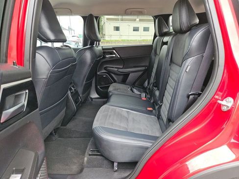Used 2025 Mitsubishi Outlander SE AWD/4WD image 17