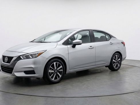 Used 2025 Nissan Versa SV FWD image 2