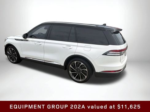 Used 2020 Lincoln Aviator Reserve w/ Equipment Group 202A AWD/4WD image 4