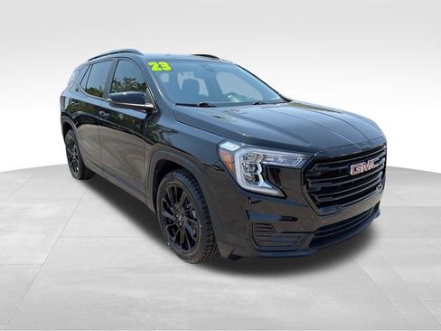 Used 2023 GMC Terrain SLE w/ Driver Convenience Package FWD image 1