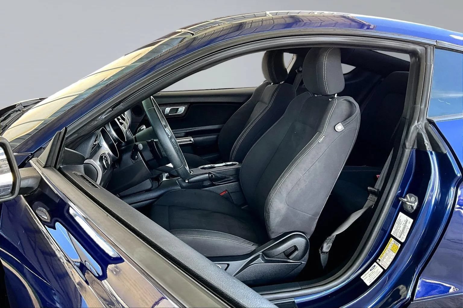 Used 2019 Ford Mustang Coupe w/ Equipment Group 101A RWD image 18