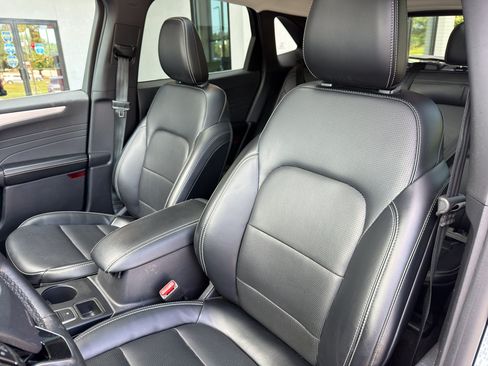Used 2025 Ford Escape Platinum AWD/4WD image 24