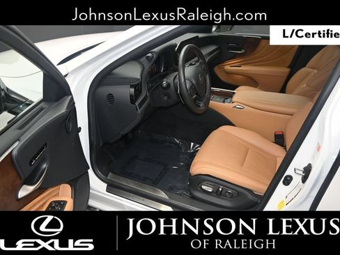 Certified 2021 Lexus LS 500 w/ Accessory Package (Z2) RWD image 11