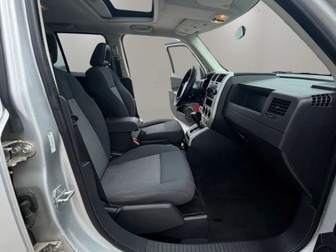 Used 2008 Jeep Patriot Sport FWD image 10