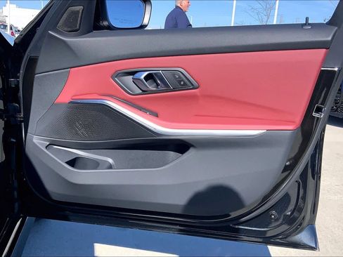 Certified 2025 BMW 330i Sedan image 26