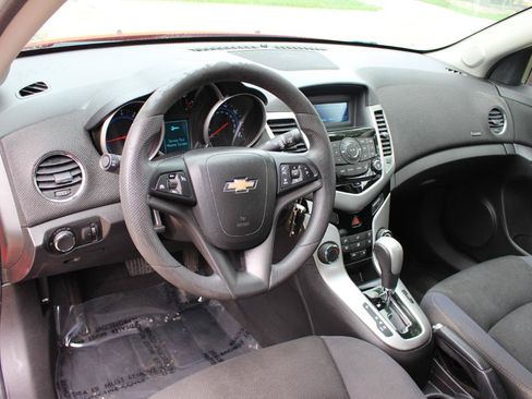 Used 2015 Chevrolet Cruze LT FWD image 16
