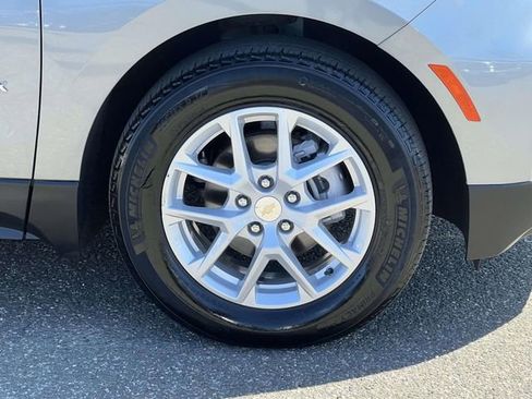 Used 2023 Chevrolet Equinox LS w/ LS Convenience Package image 8