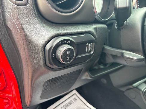 Used 2023 Jeep Gladiator Sport AWD/4WD image 35