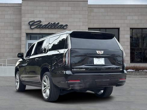 Certified 2025 Cadillac Escalade ESV Sport w/ Touring Package image 4