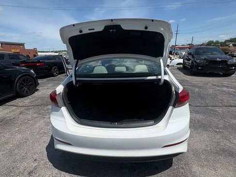 Used 2017 Hyundai Elantra SE FWD image 10